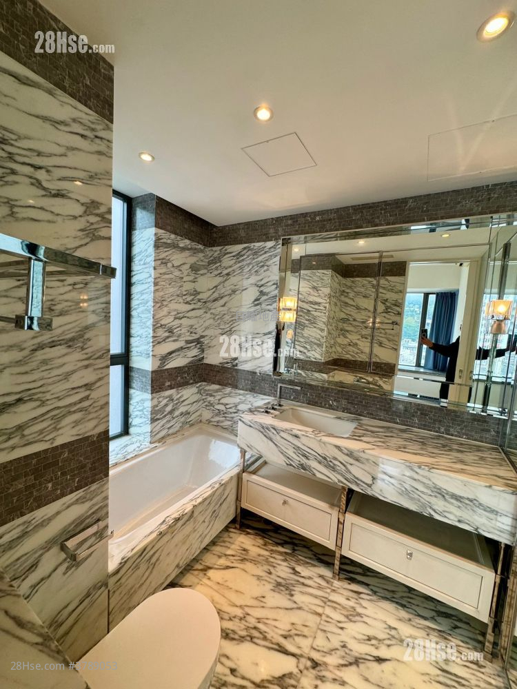 The Warren Sell 2 Bedrooms , 2 Bathrooms 610 ft²