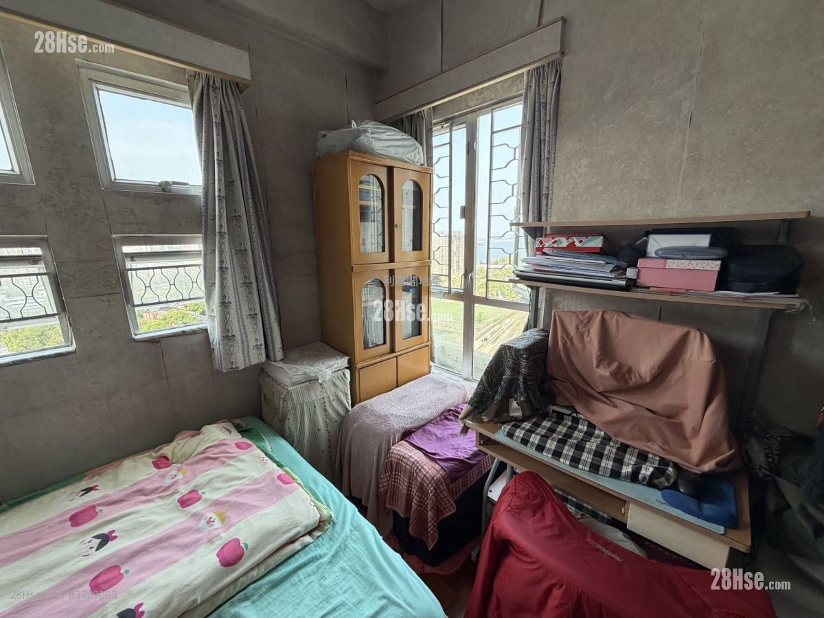 Uptown Plaza Sell 3 Bedrooms , 2 Bathrooms 617 ft²