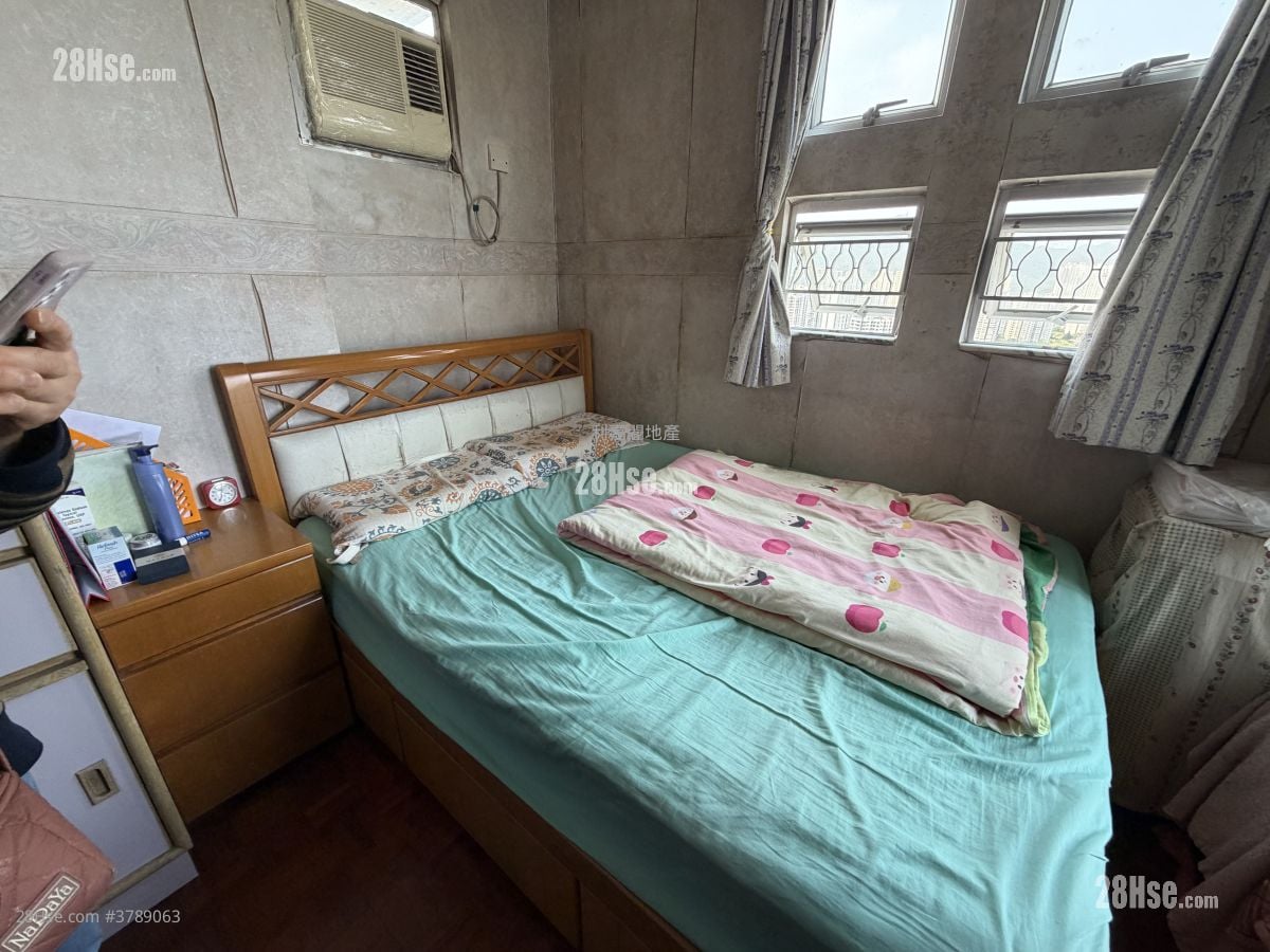 Uptown Plaza Sell 3 Bedrooms , 2 Bathrooms 617 ft²