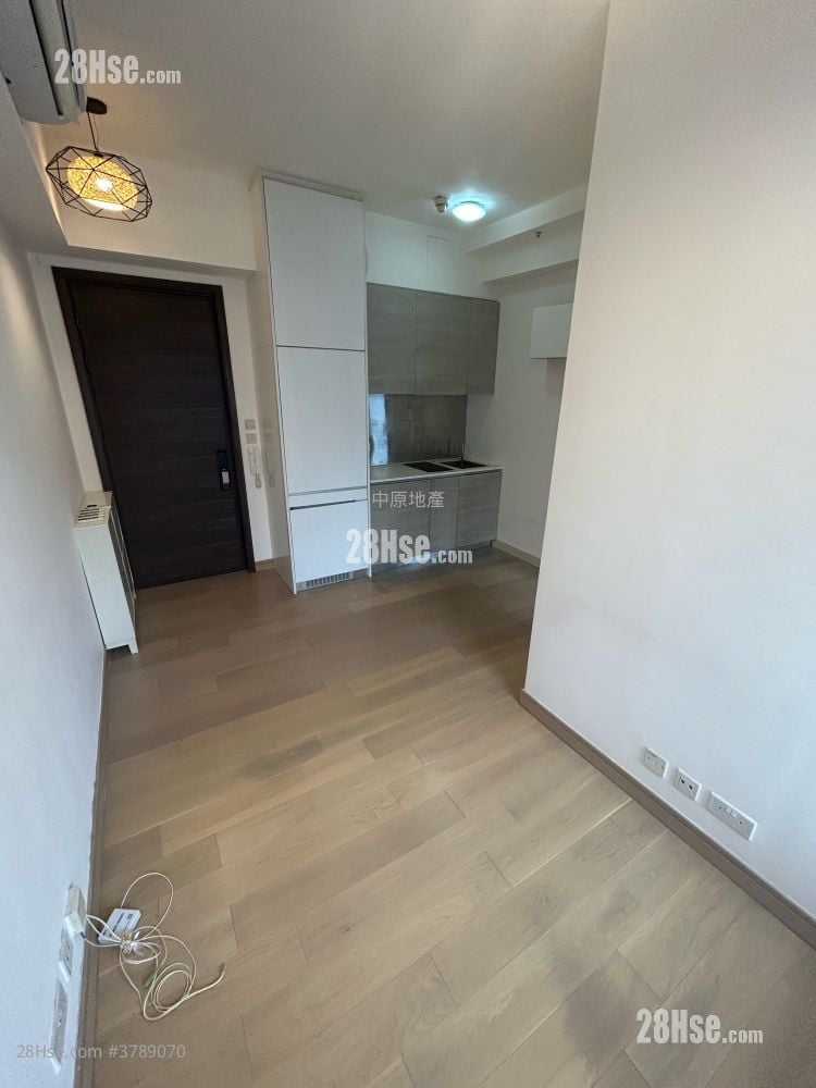 The Reach Sell 2 Bedrooms 358 ft²