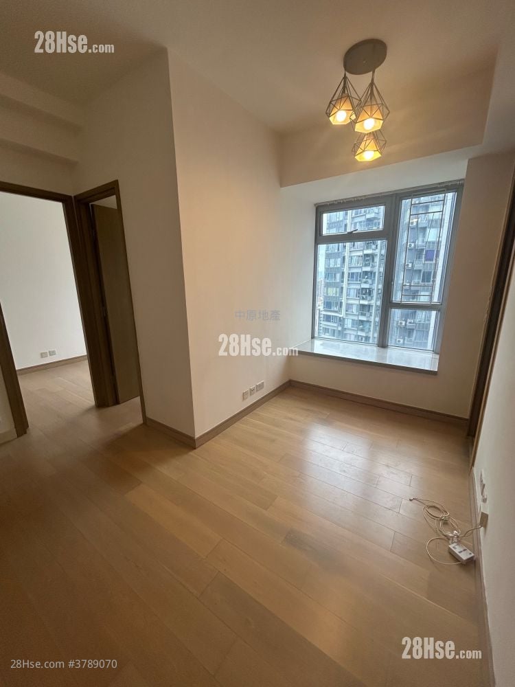 The Reach Sell 2 Bedrooms 358 ft²