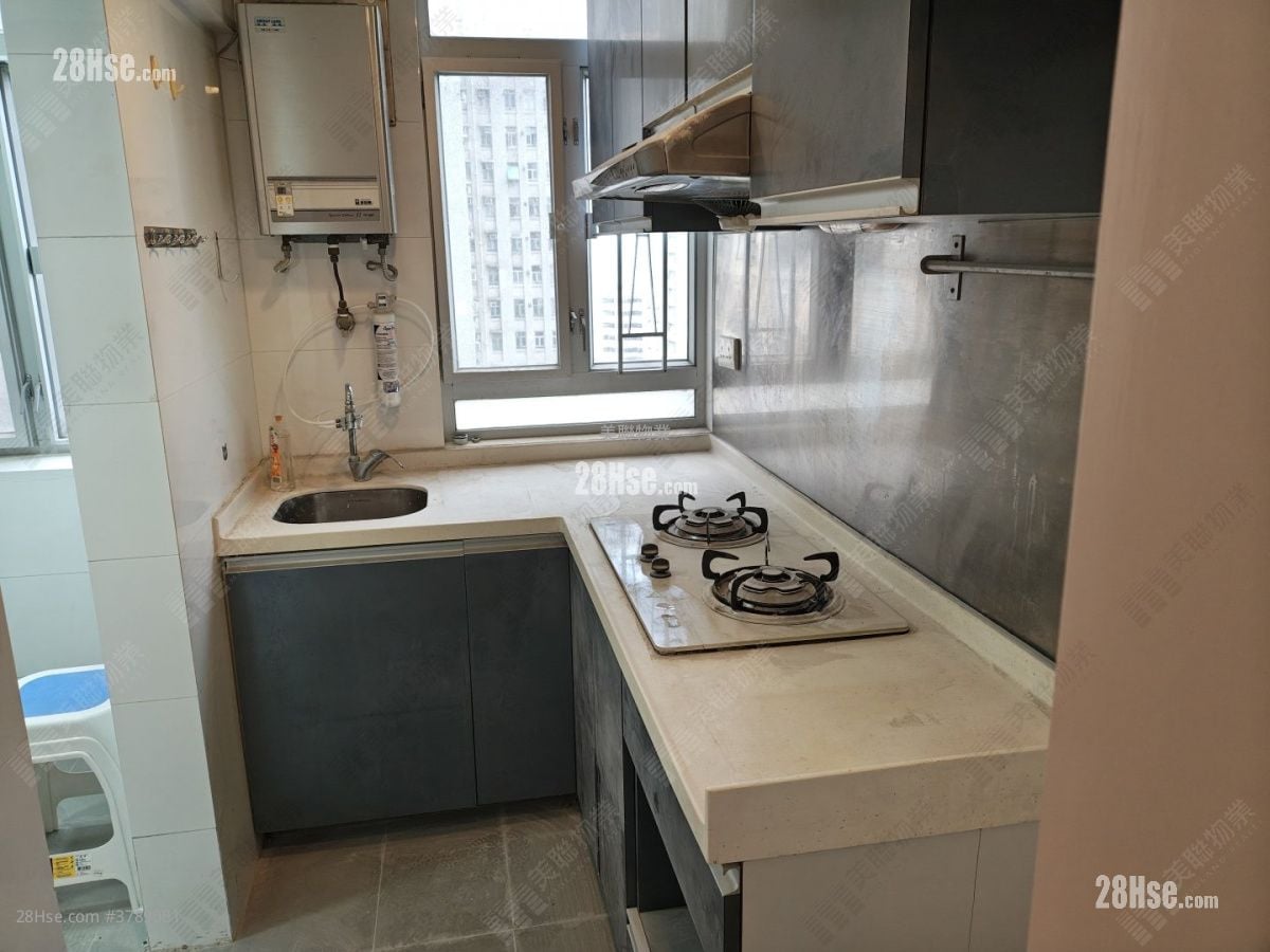 Siu Hei Court Sell 2 Bedrooms 415 ft²