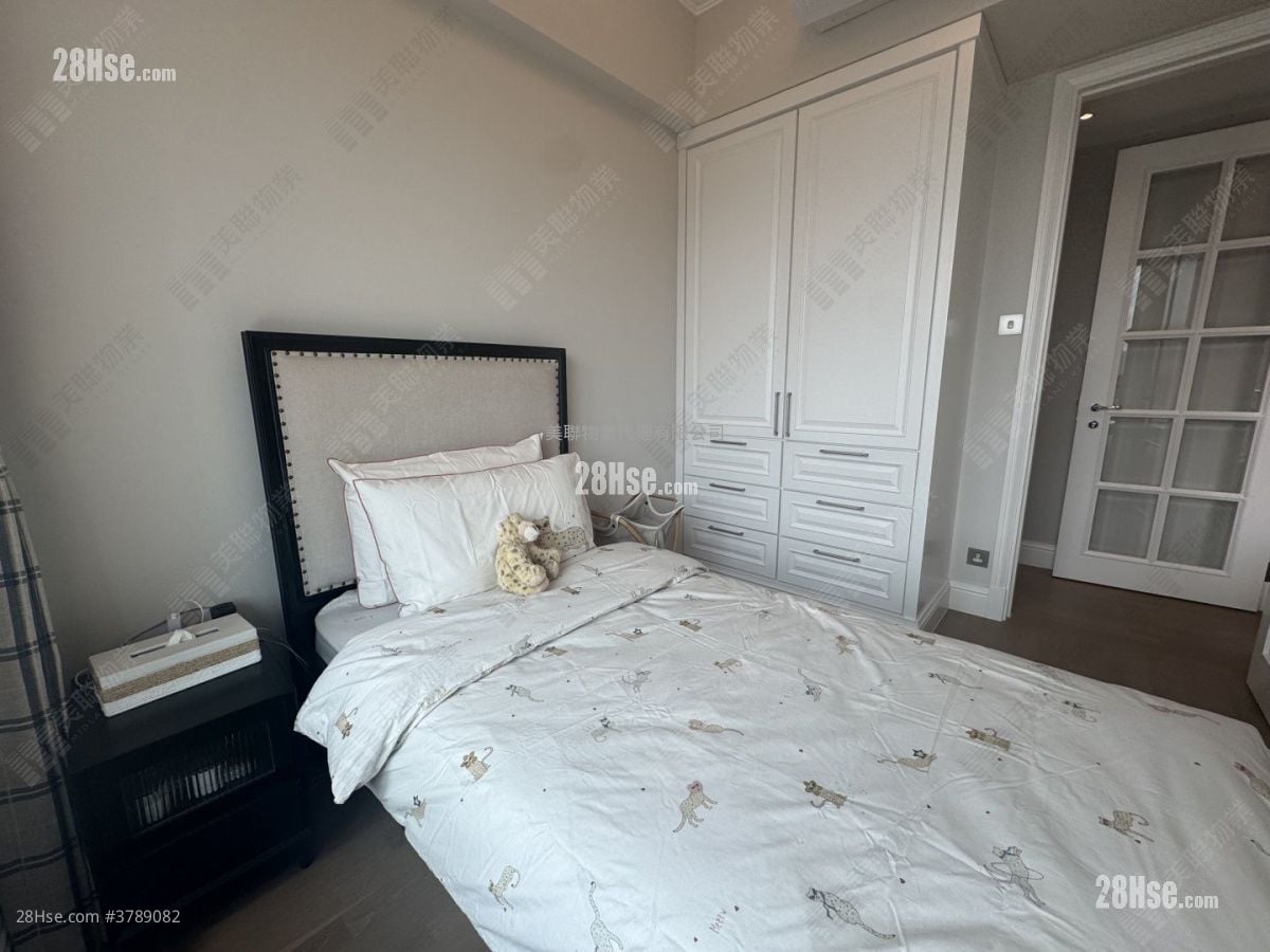 君颐峰 售盘 3 房 1,074 平方尺