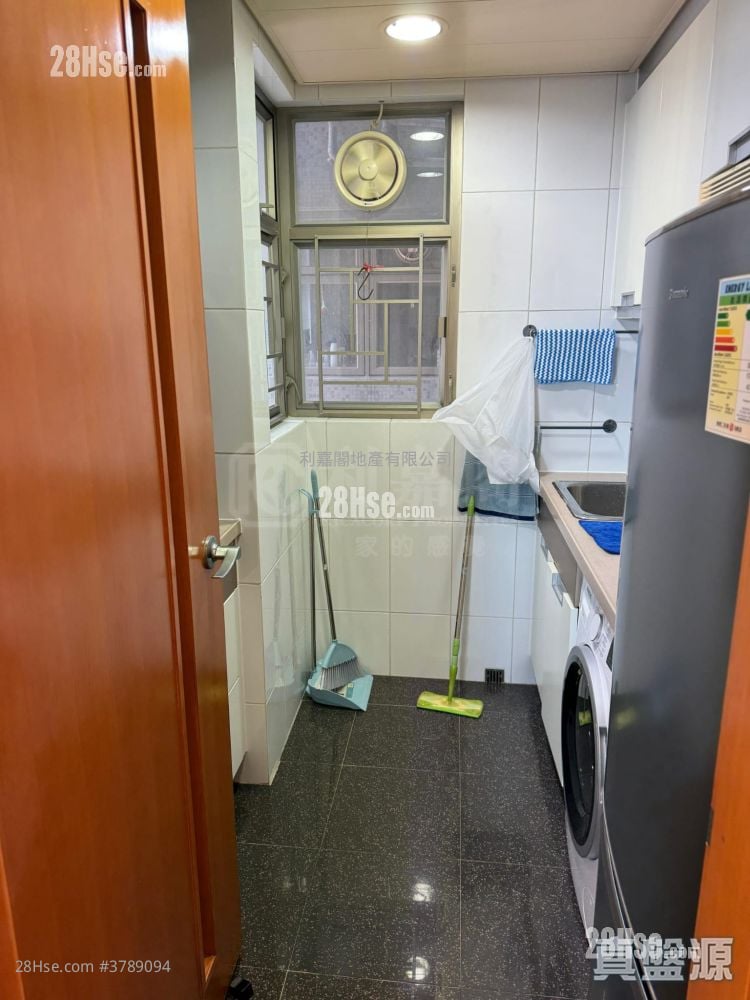 Yoho Town Sell 2 Bedrooms , 1 Bathroom 433 ft²