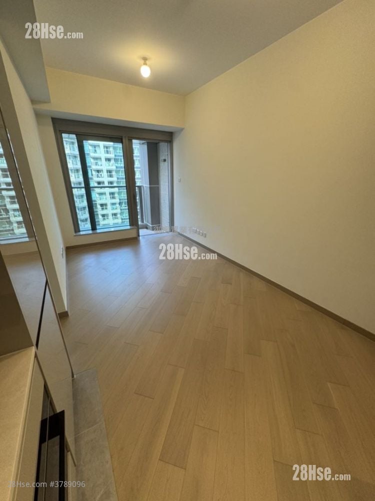 Grand Mayfair  Rental 462 ft²