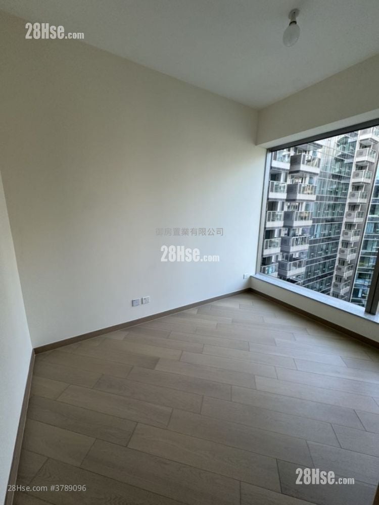 Grand Mayfair  Rental 462 ft²