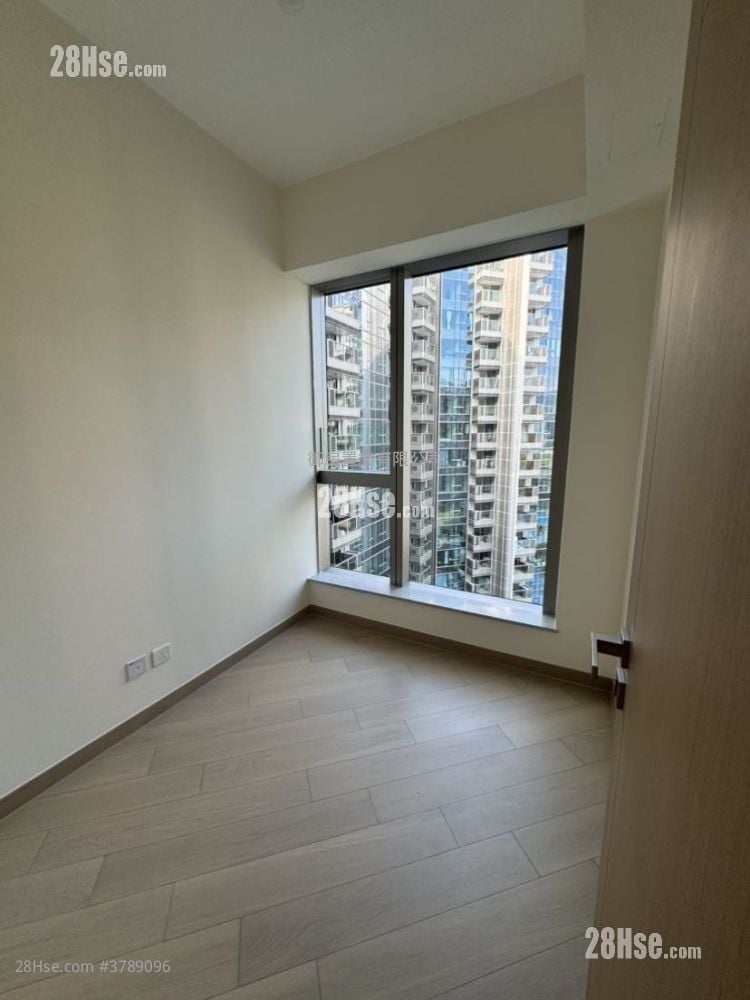 Grand Mayfair  Rental 462 ft²