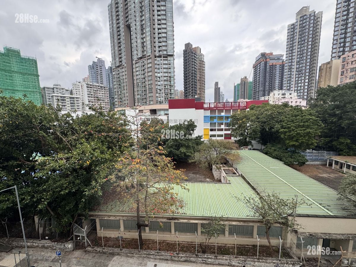 Hung Hom Gardens Sell 3 Bedrooms , 1 Bathroom 480 ft²