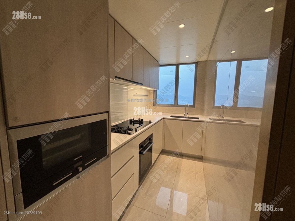 MALIBU 售盘 4 房 , 4 浴室 1,087 平方尺