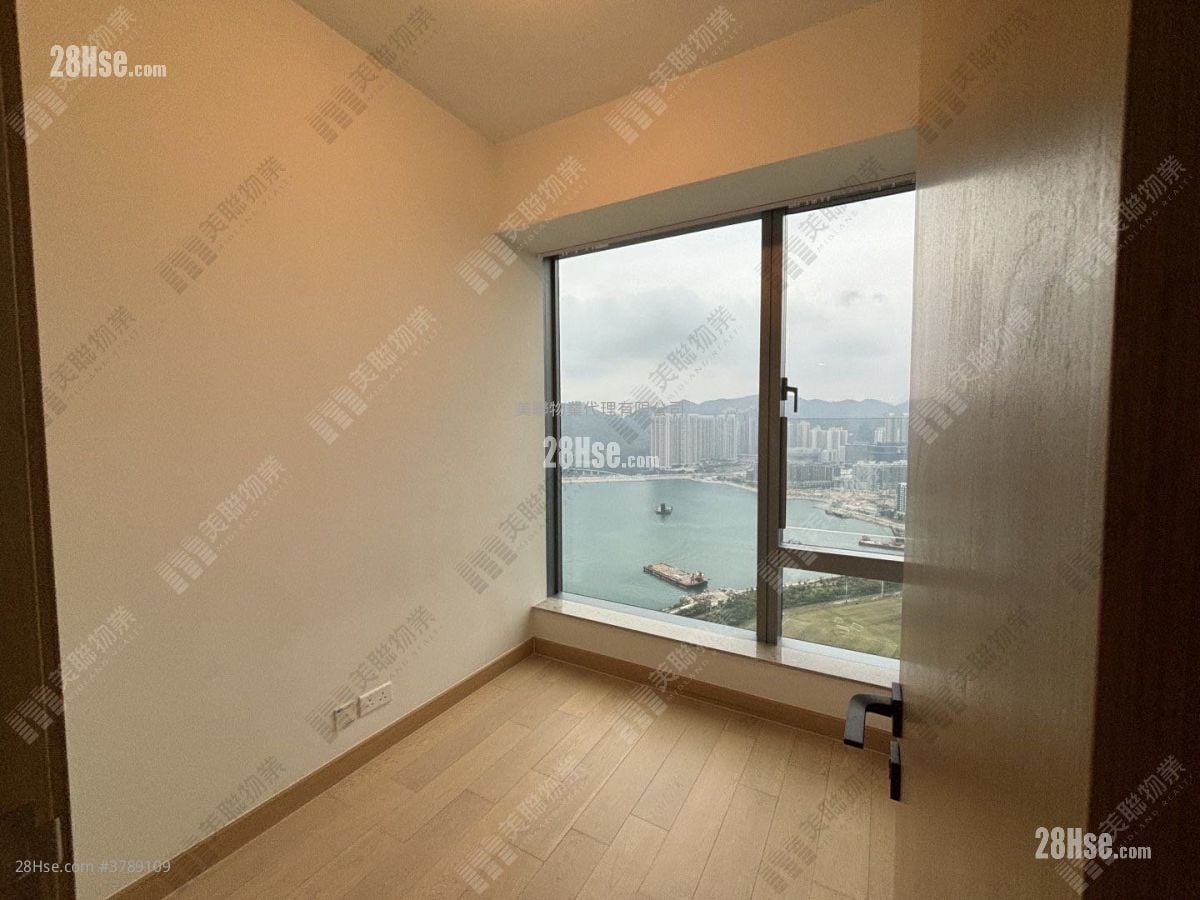 MALIBU 售盘 4 房 , 4 浴室 1,087 平方尺