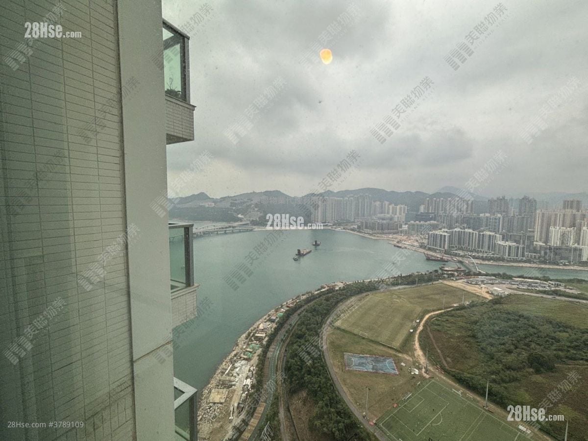 MALIBU 售盘 4 房 , 4 浴室 1,087 平方尺