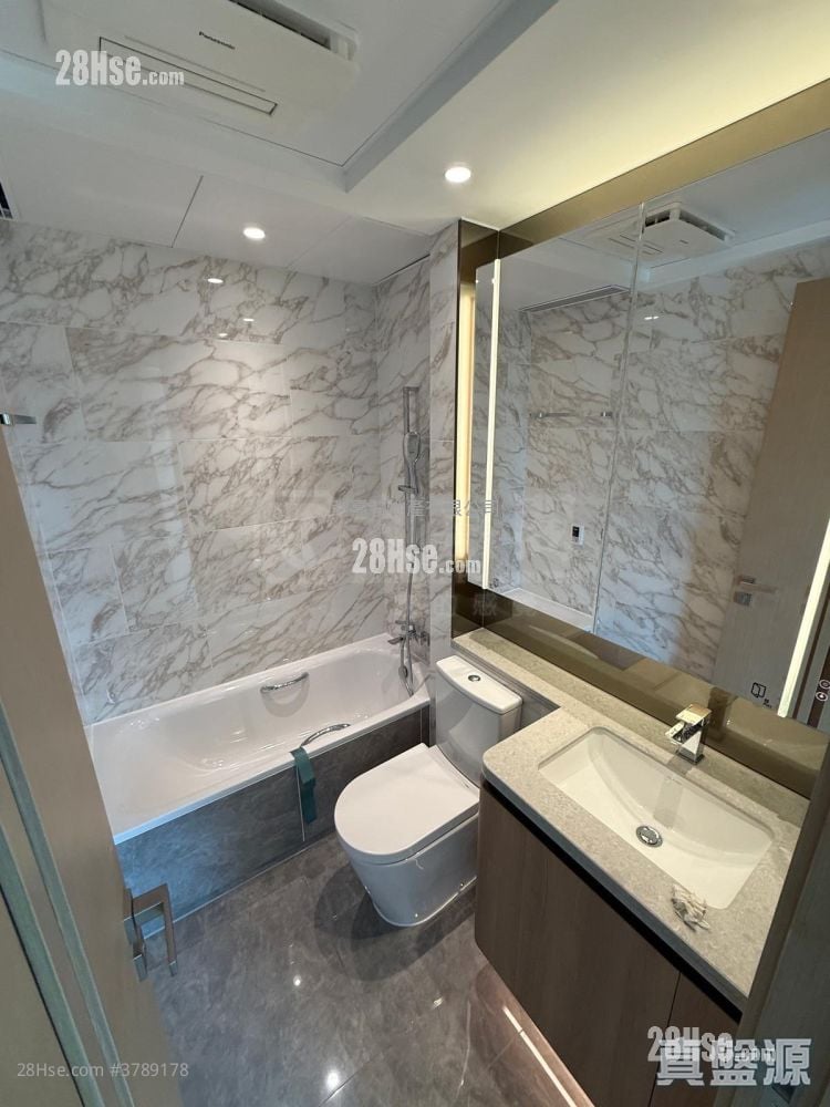 Grand Mayfair  Sell 2 Bedrooms 547 ft²