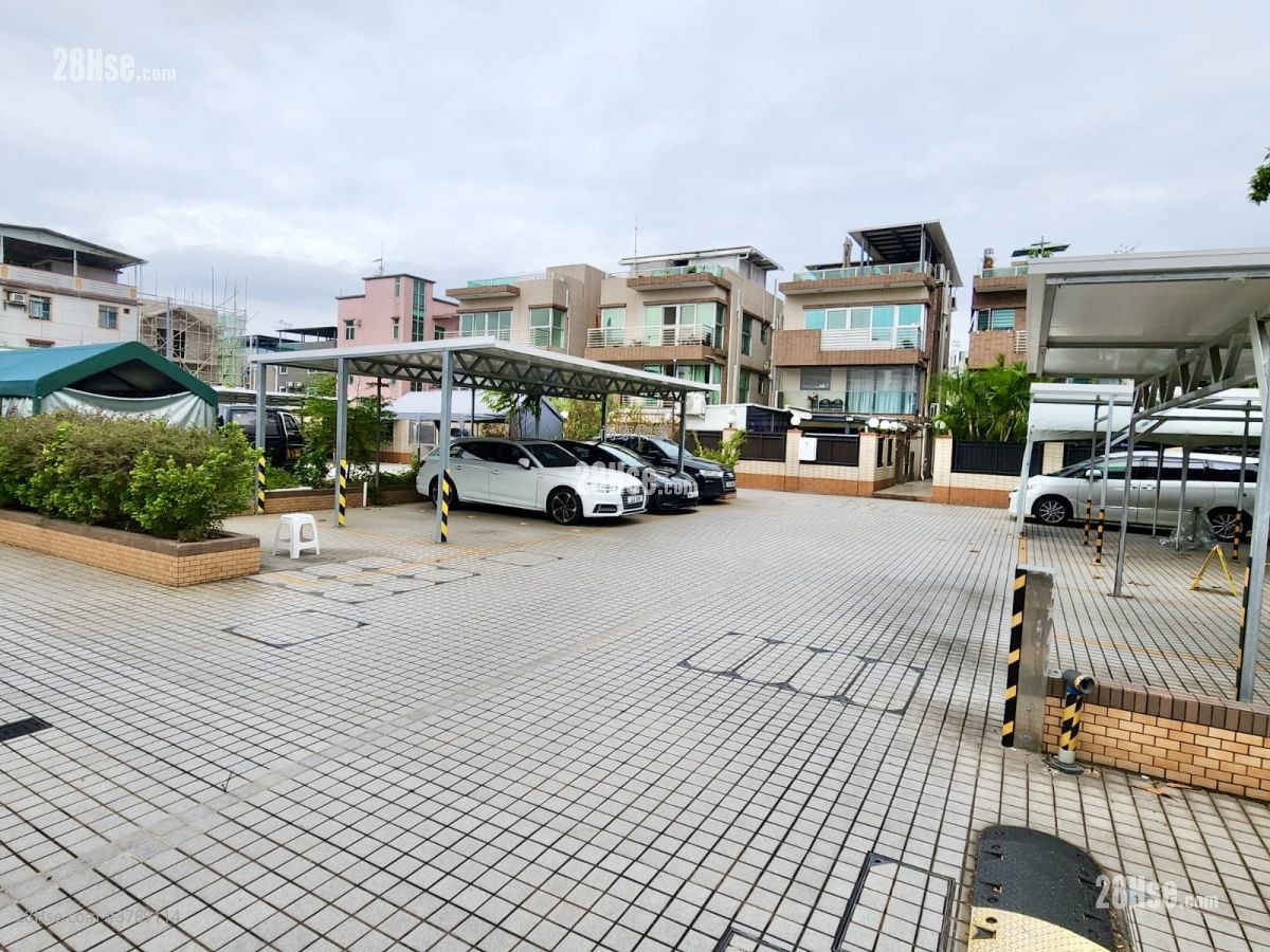 San Lee Uk Tsuen Sell 2 Bedrooms , 2 Bathrooms 700 ft²