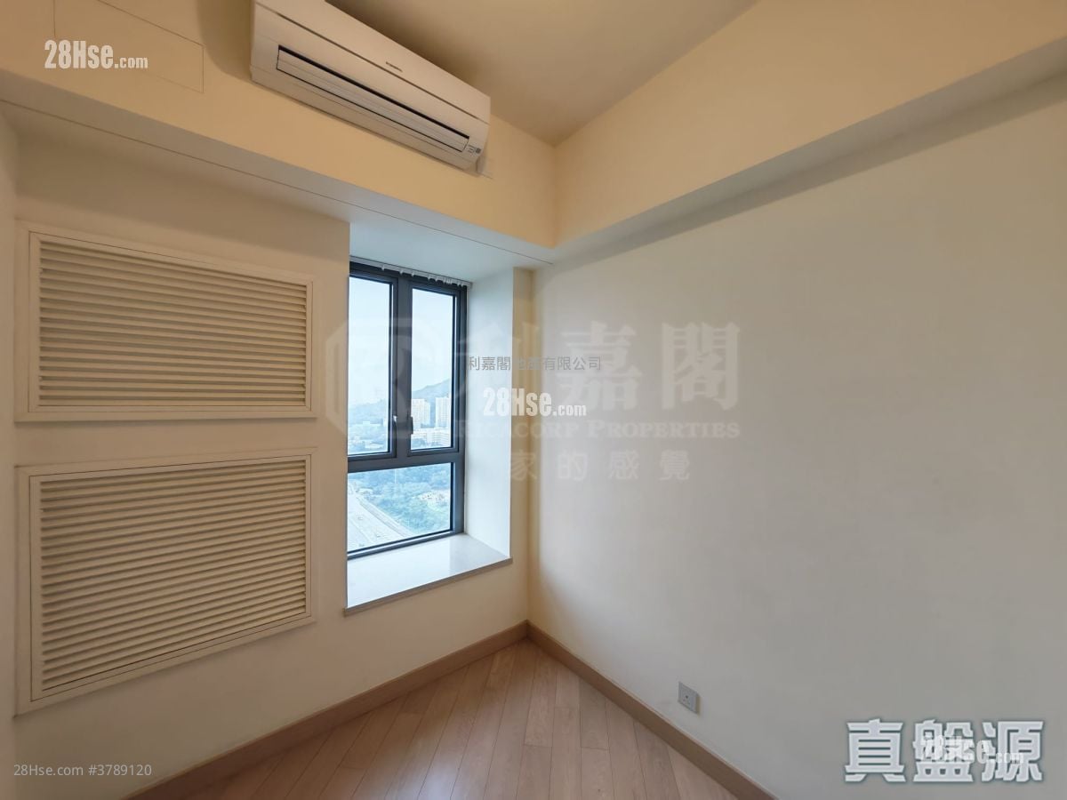 Grand Yoho Sell 3 Bedrooms , 3 Bathrooms 777 ft²