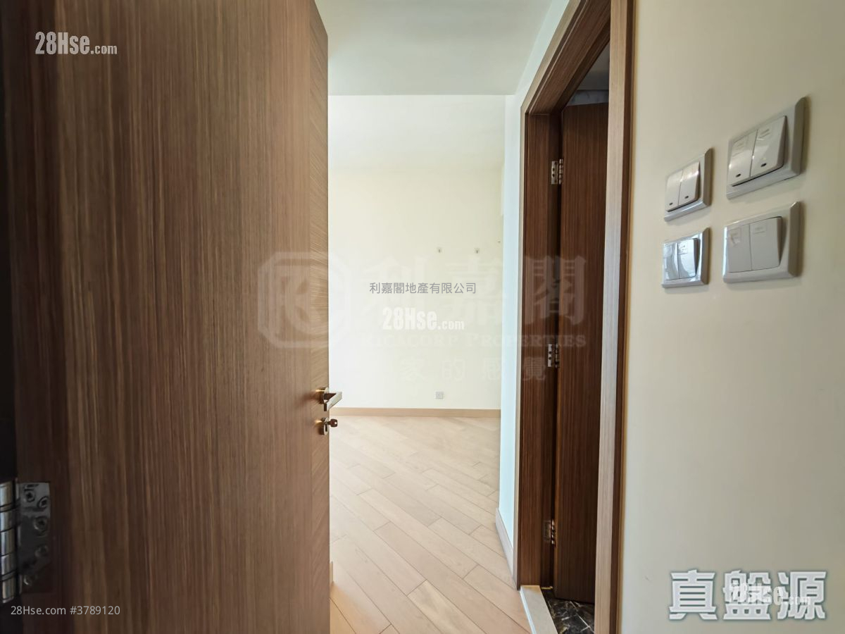 Grand Yoho Sell 3 Bedrooms , 3 Bathrooms 777 ft²