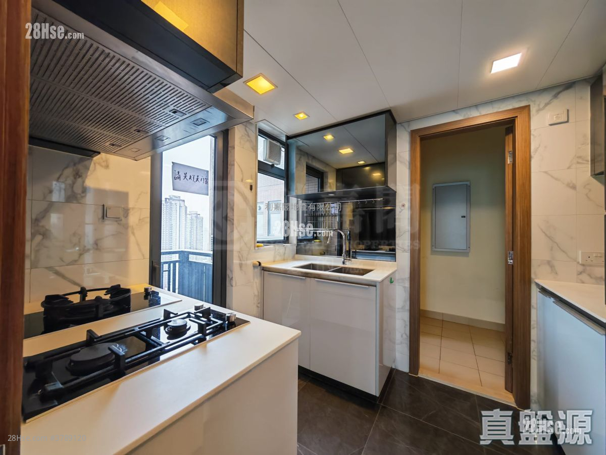 Grand Yoho Sell 3 Bedrooms , 3 Bathrooms 777 ft²