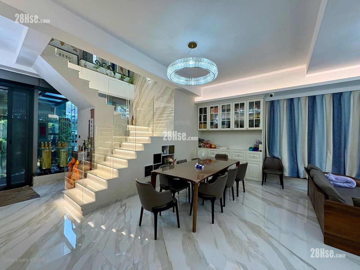 厅: 迎海 售盘 4 房 , 5+ 浴室 2,600 平方尺