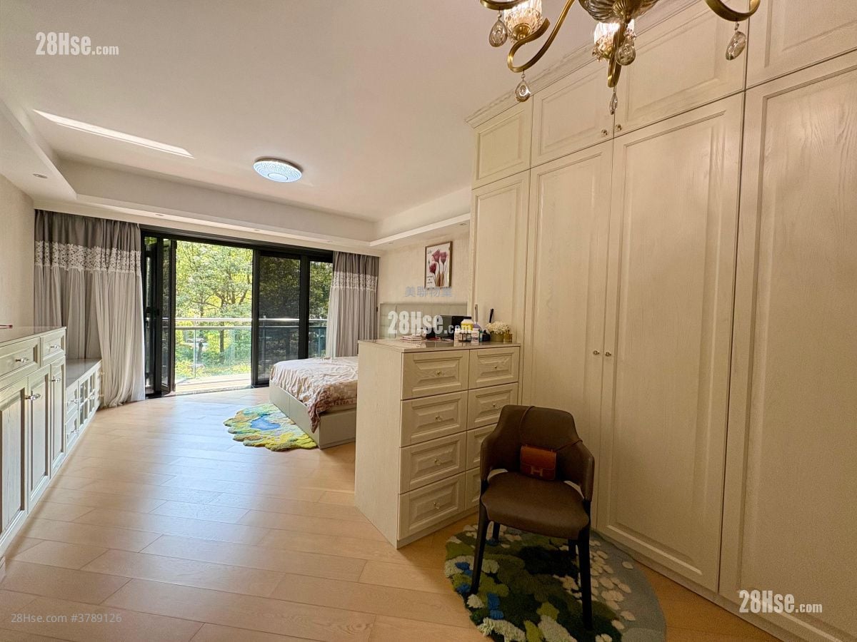 主人房: 迎海 售盘 4 房 , 5+ 浴室 2,600 平方尺