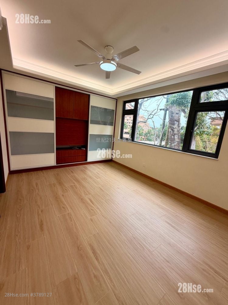 蒙地卡罗别墅 售盘 4 房 , 4 浴室 2,044 平方尺