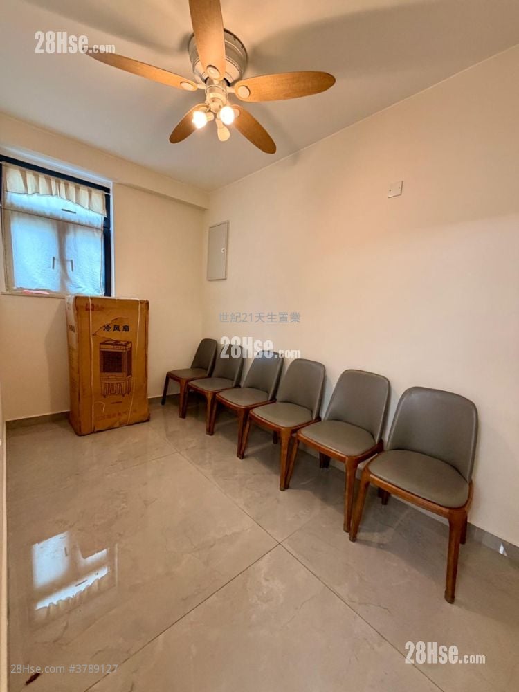 蒙地卡罗别墅 售盘 4 房 , 4 浴室 2,044 平方尺