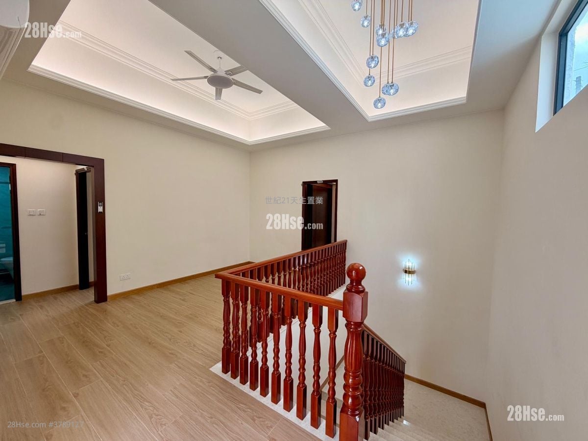 蒙地卡罗别墅 售盘 4 房 , 4 浴室 2,044 平方尺