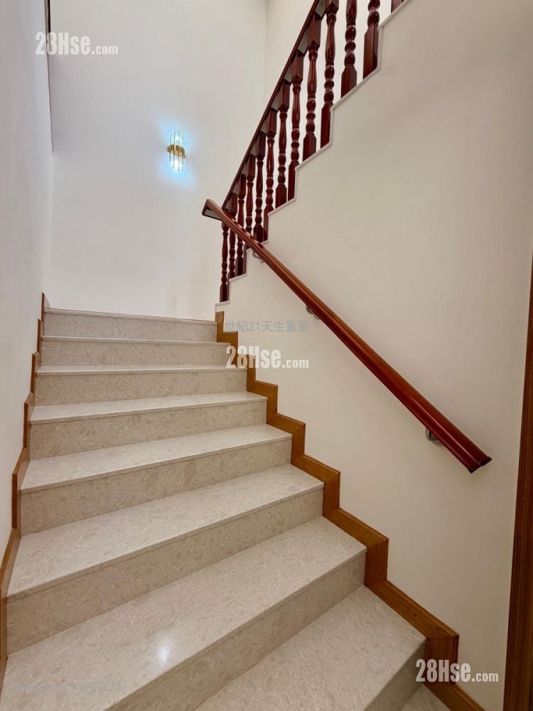 蒙地卡罗别墅 售盘 4 房 , 4 浴室 2,044 平方尺