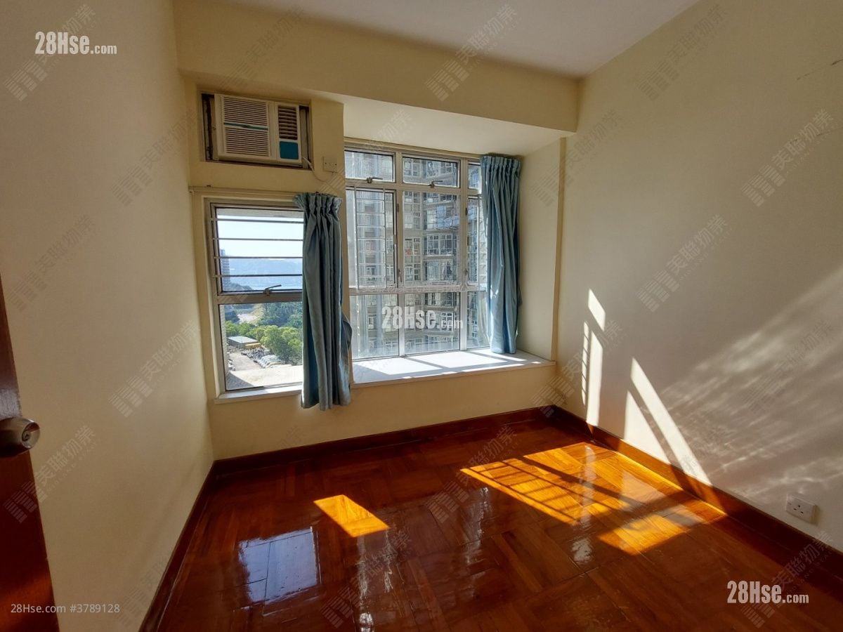 Sceneway Garden Sell 3 Bedrooms , 2 Bathrooms 720 ft²