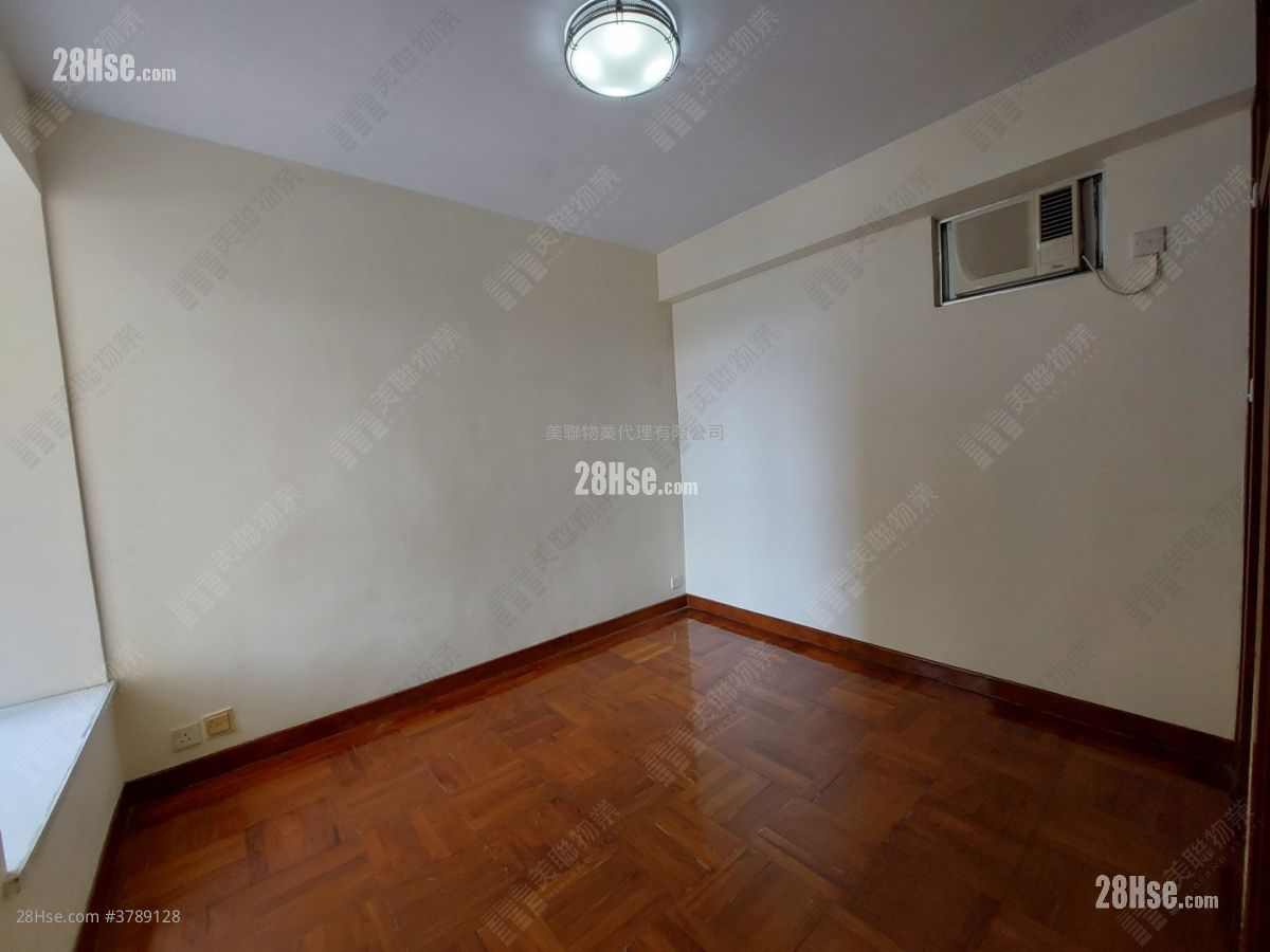 Sceneway Garden Sell 3 Bedrooms , 2 Bathrooms 720 ft²