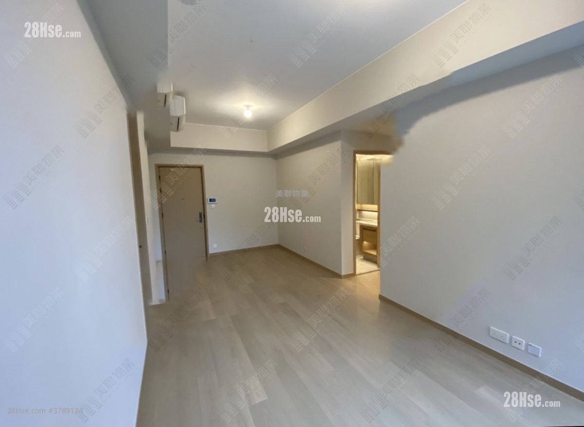 Crescent Green Sell 3 Bedrooms , 2 Bathrooms 916 ft²