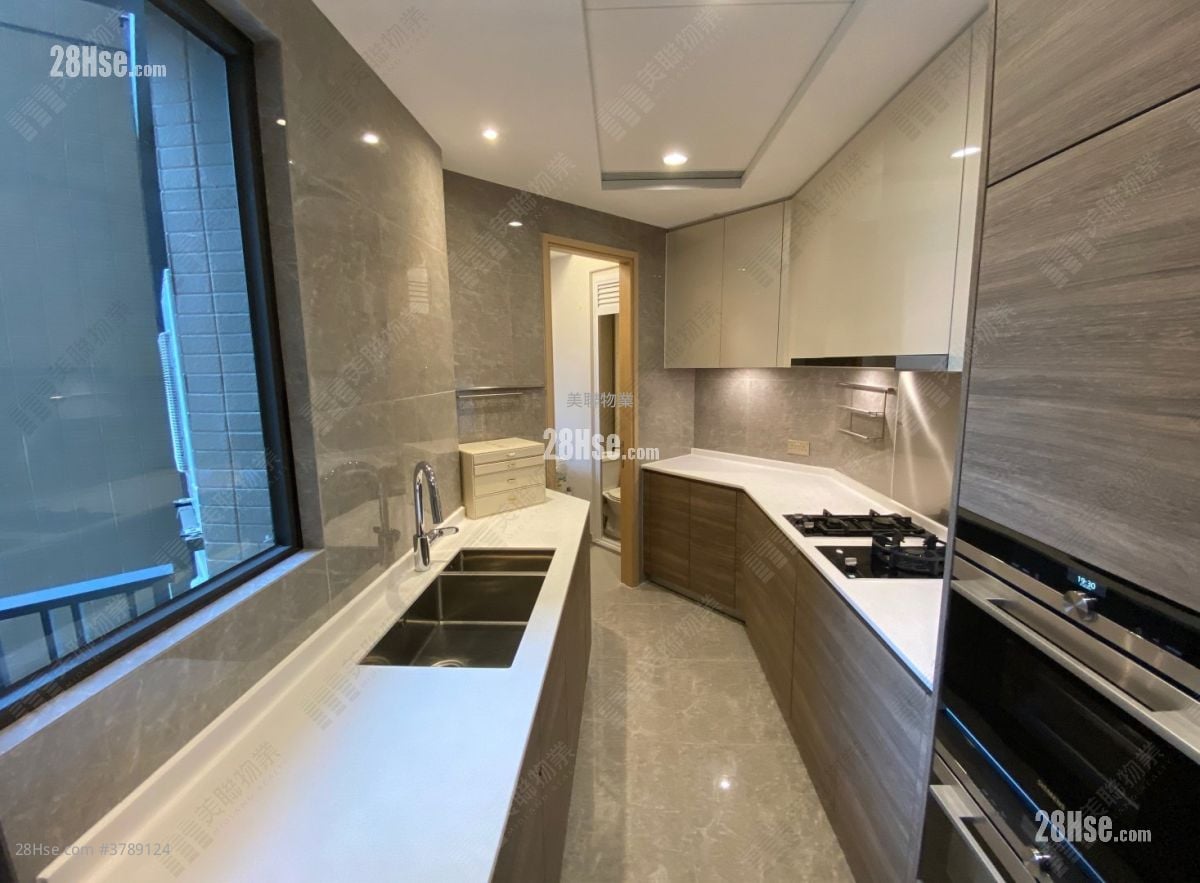 Crescent Green Sell 3 Bedrooms , 2 Bathrooms 916 ft²