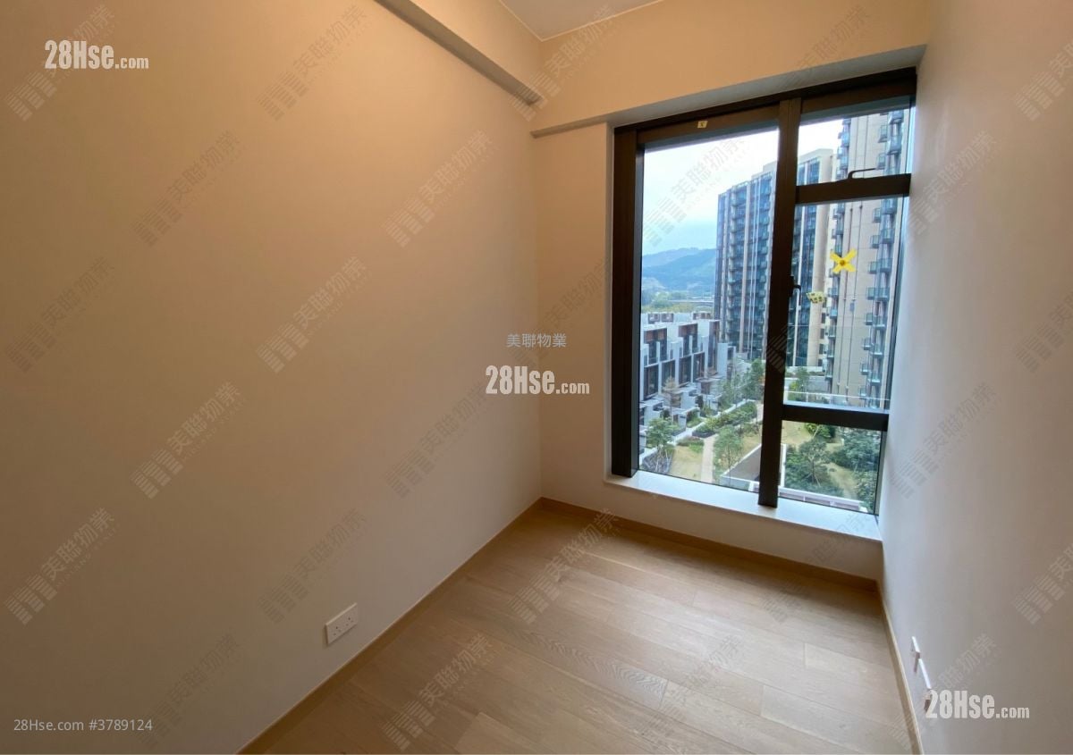 Crescent Green Sell 3 Bedrooms , 2 Bathrooms 916 ft²