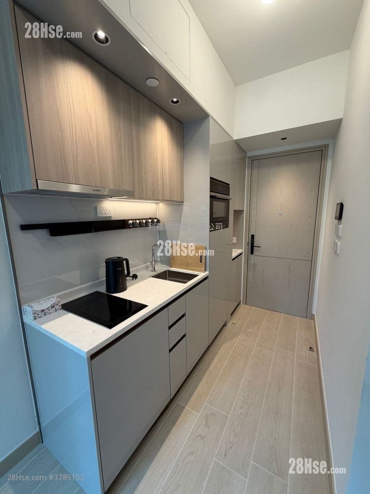 Gold Coast Bay Sell Studio , 1 Bathroom 215 ft²