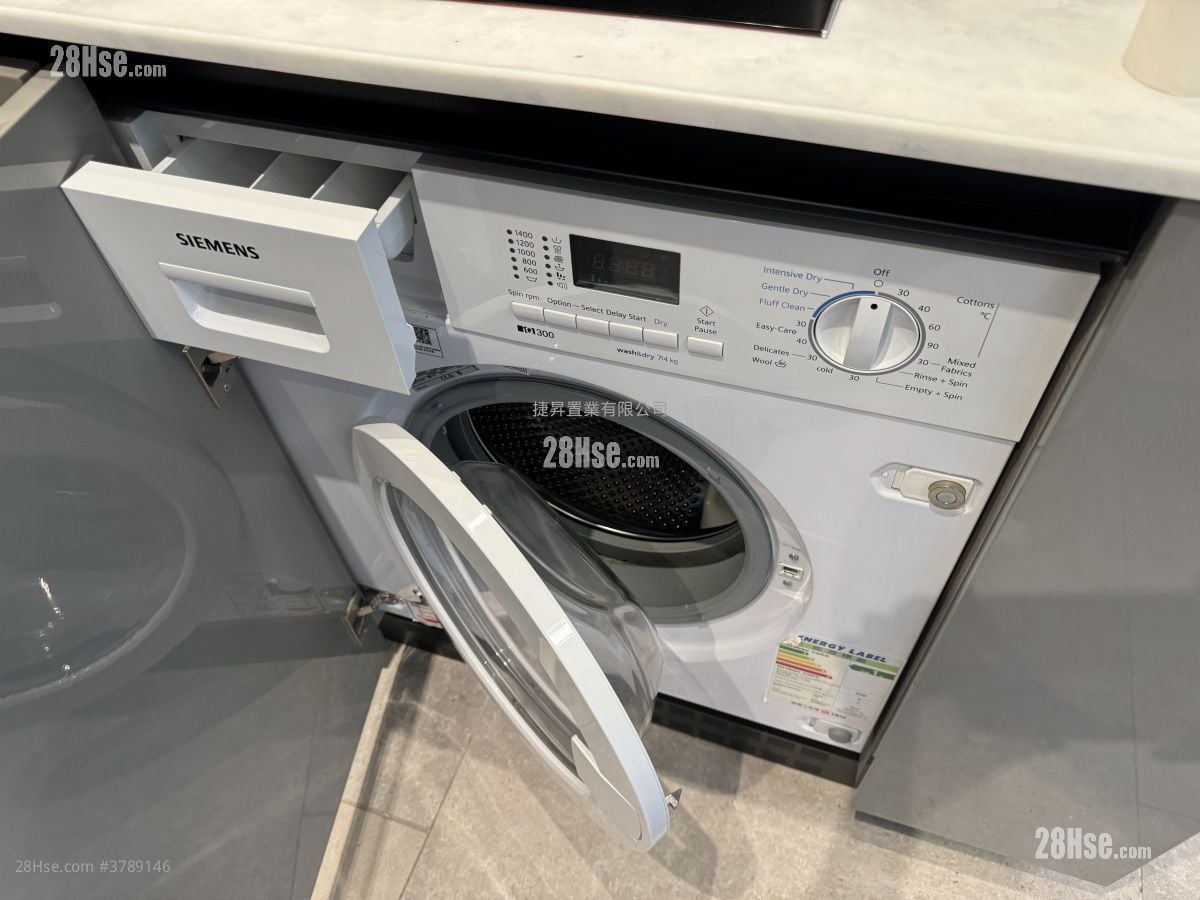 Downtown 38 售盘 1 房 , 1 浴室 309 平方尺