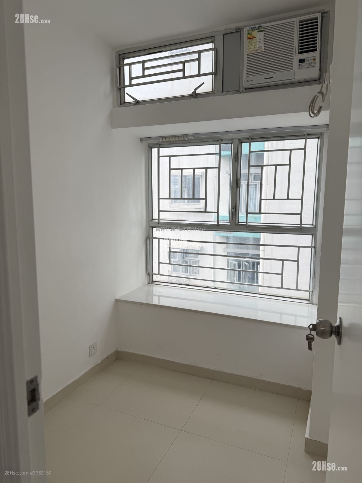 黄金阁 租盘 2 房 , 1 浴室 329 平方尺