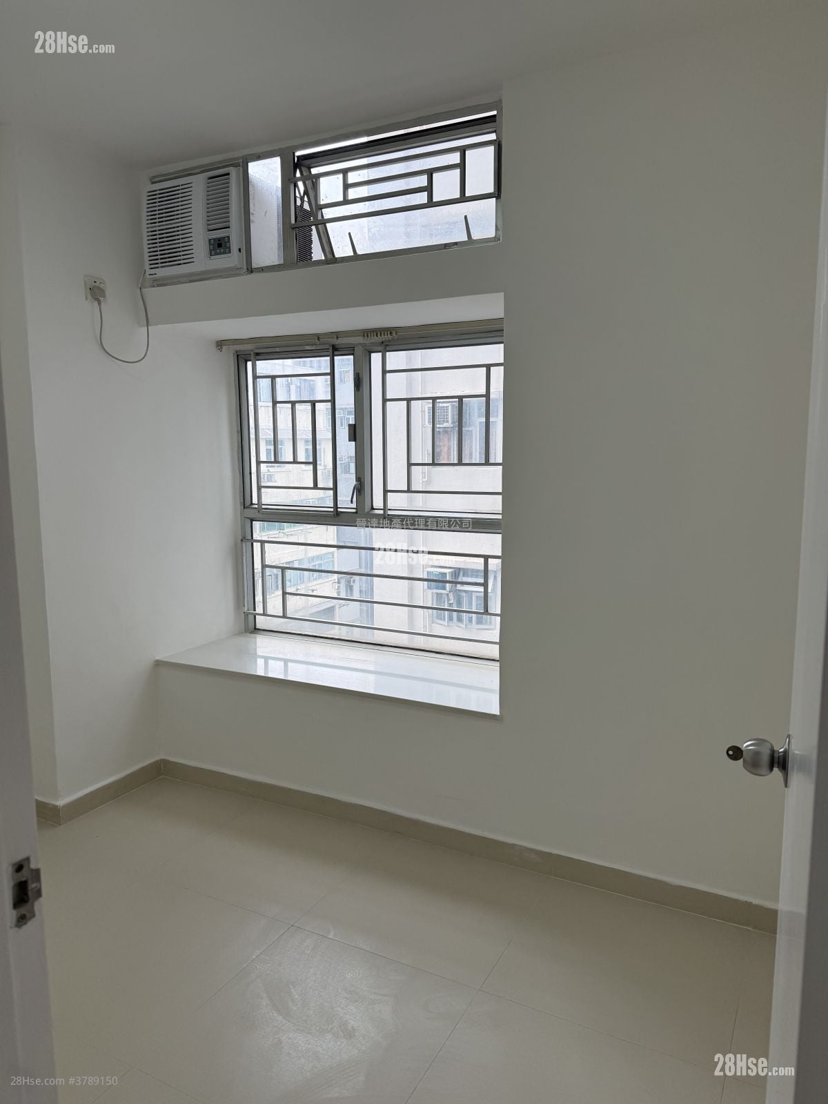 黄金阁 租盘 2 房 , 1 浴室 329 平方尺