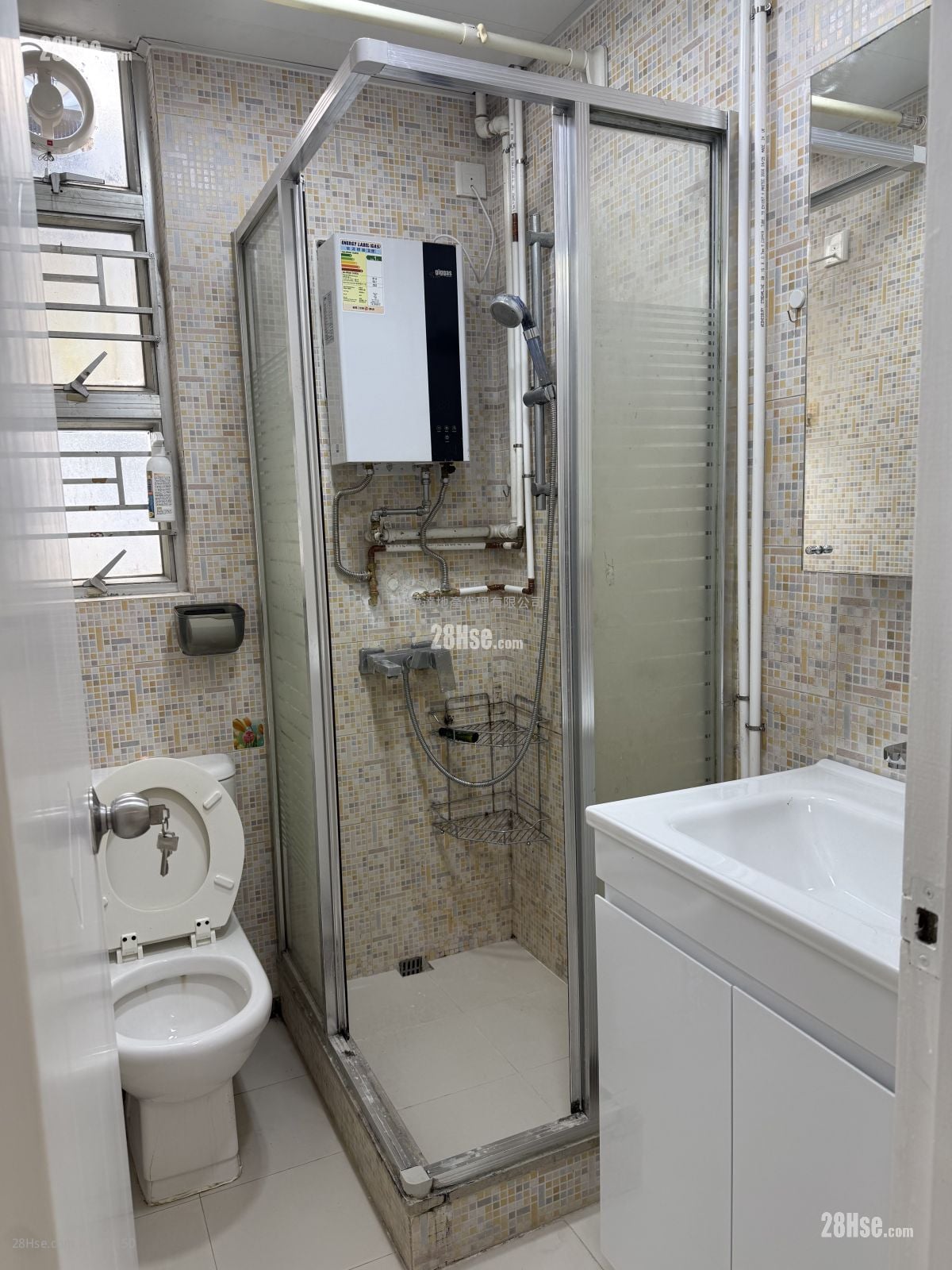 黄金阁 租盘 2 房 , 1 浴室 329 平方尺