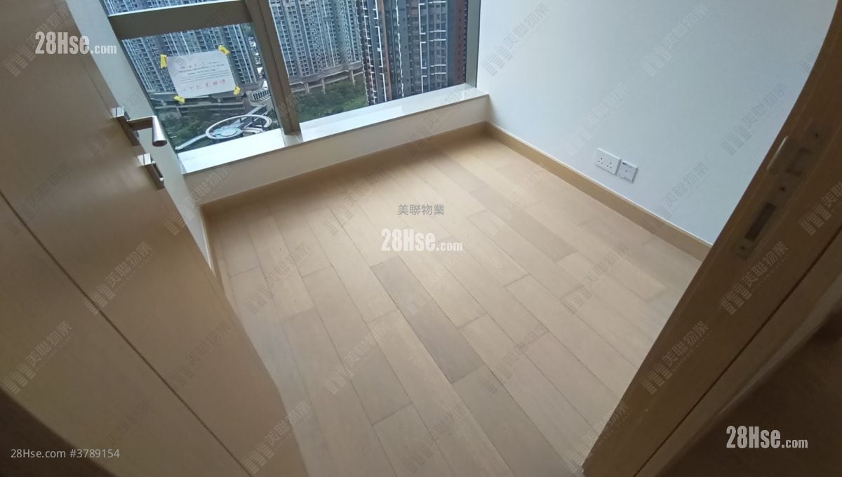 Marini Sell 2 Bedrooms , 2 Bathrooms 458 ft²