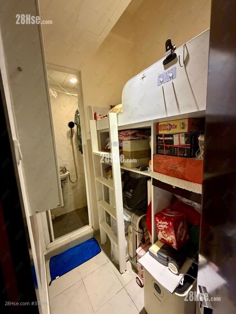 Ultima Sell 1,237 ft²