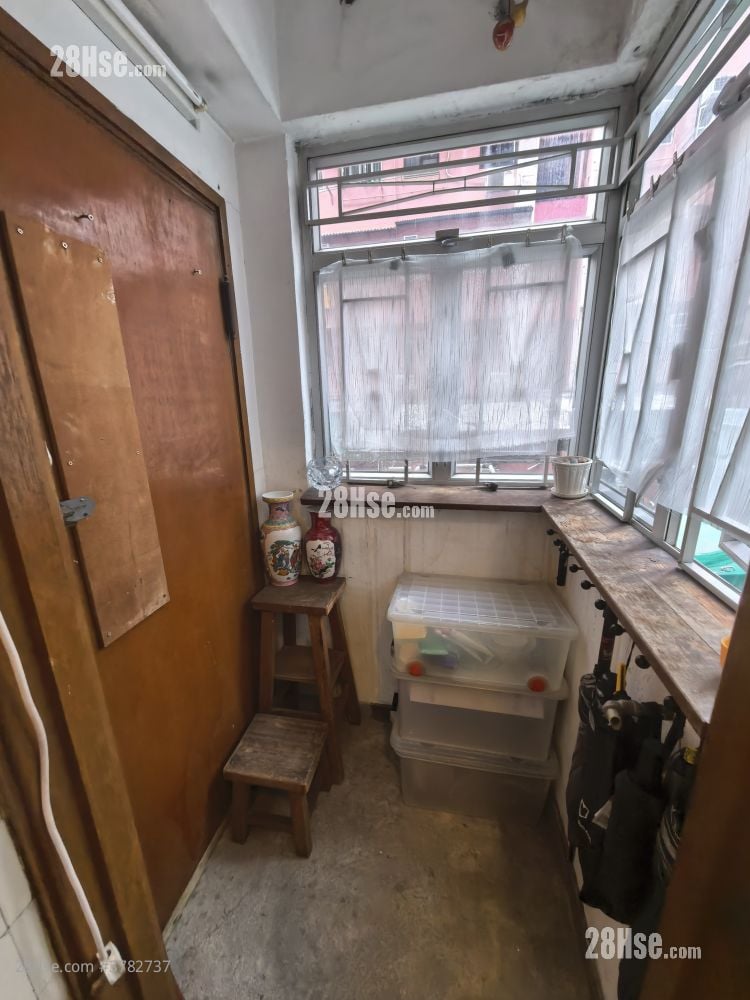 Kimberd Court Sell 1 Bedroom , 1 Bathroom 356 ft²