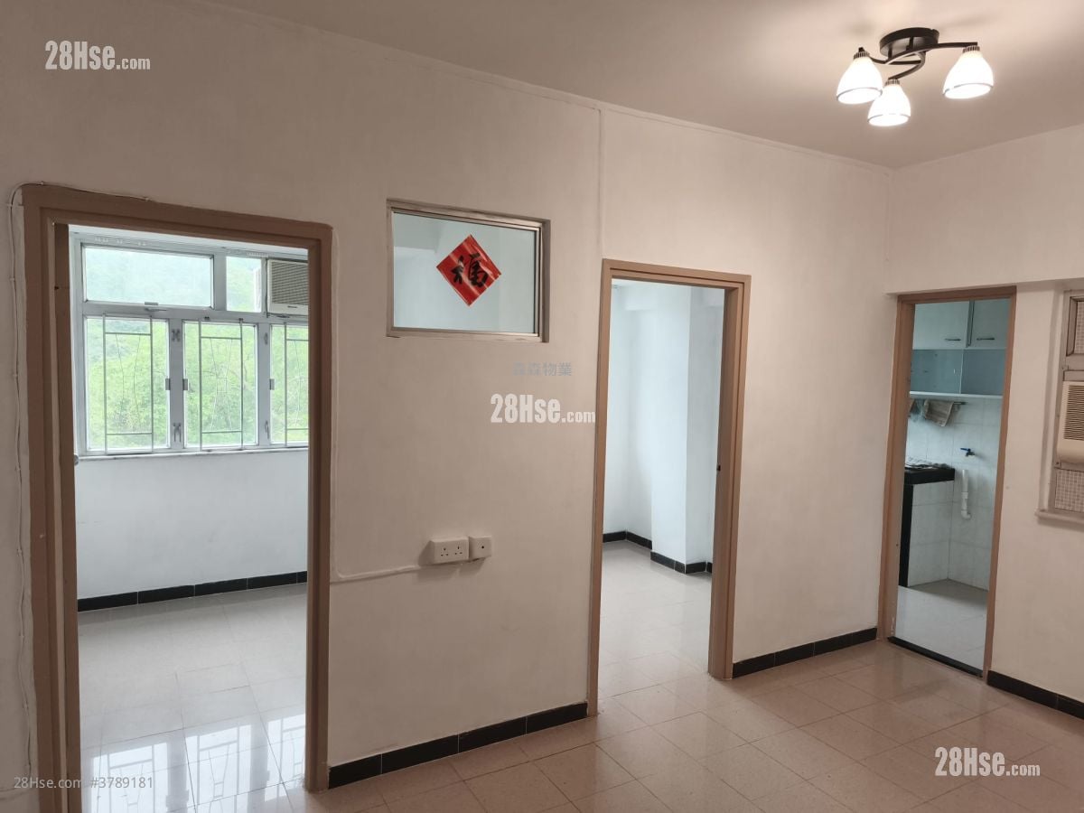 Moon Wah House Sell 2 Bedrooms , 1 Bathroom 316 ft²