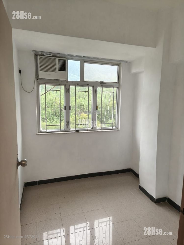 Moon Wah House Sell 2 Bedrooms , 1 Bathroom 316 ft²