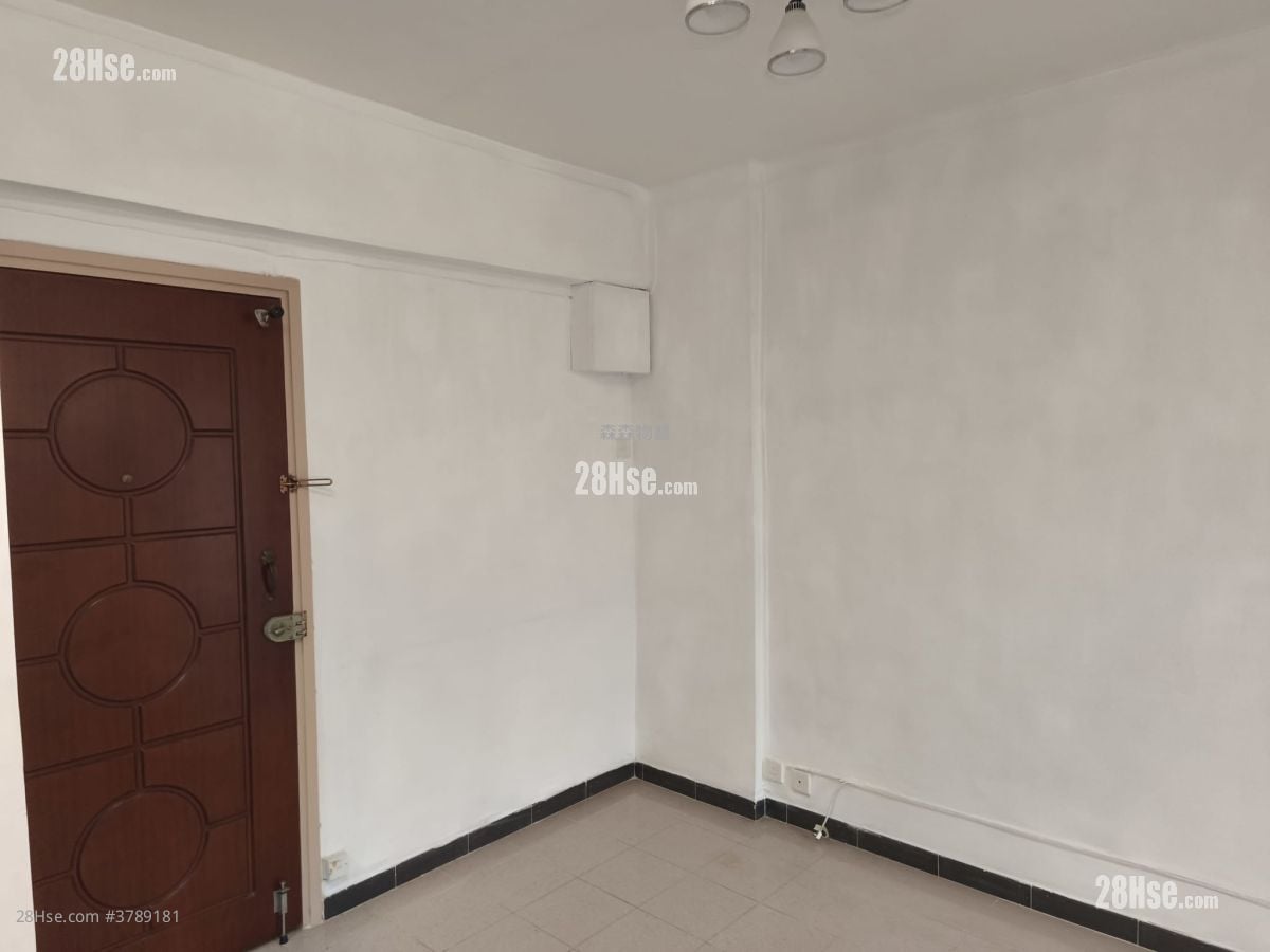 Moon Wah House Sell 2 Bedrooms , 1 Bathroom 316 ft²