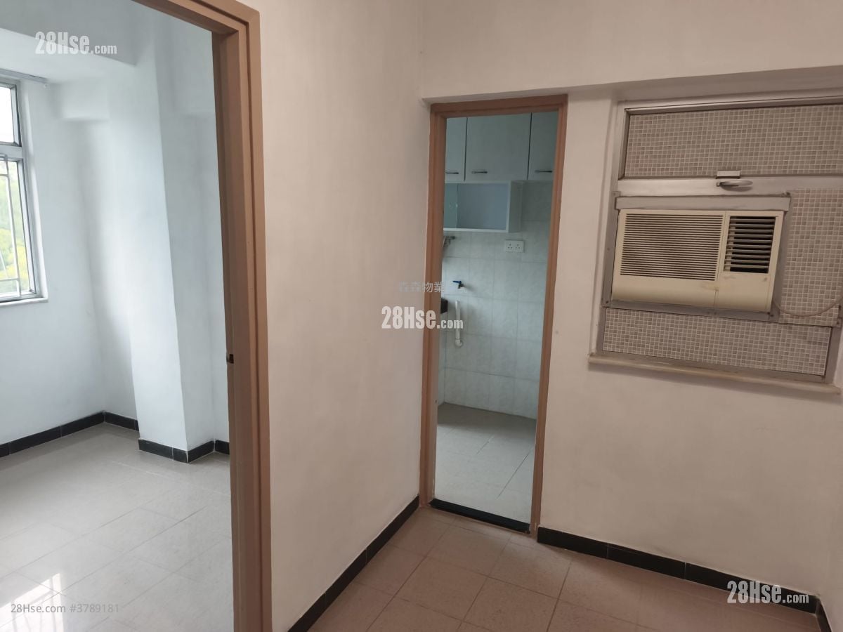 Moon Wah House Sell 2 Bedrooms , 1 Bathroom 316 ft²
