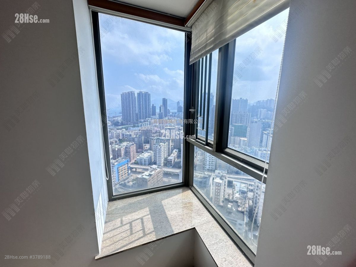 The Bloomsville Sell 3 Bedrooms 704 ft²