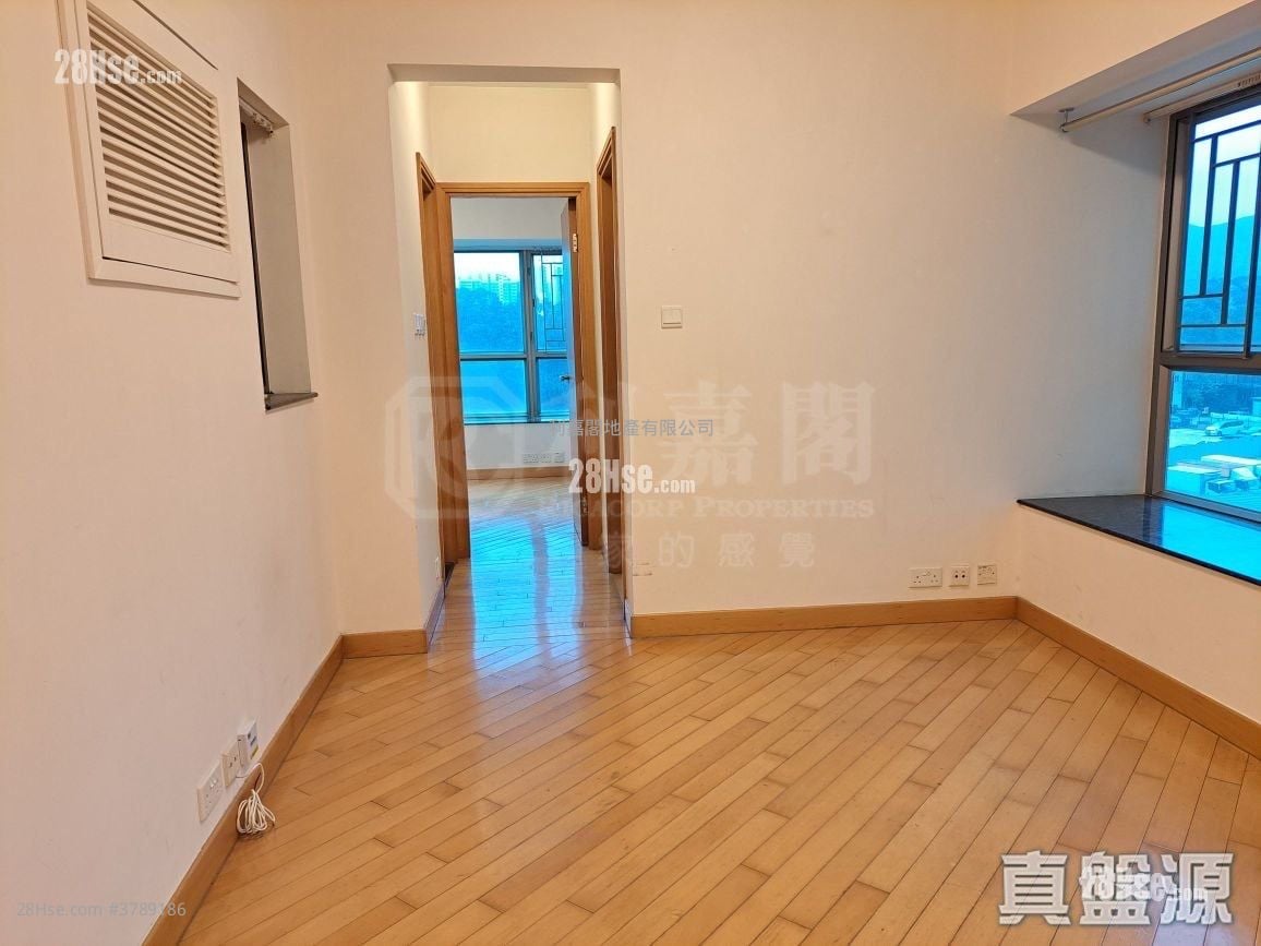 Yoho Town Sell 2 Bedrooms 393 ft²