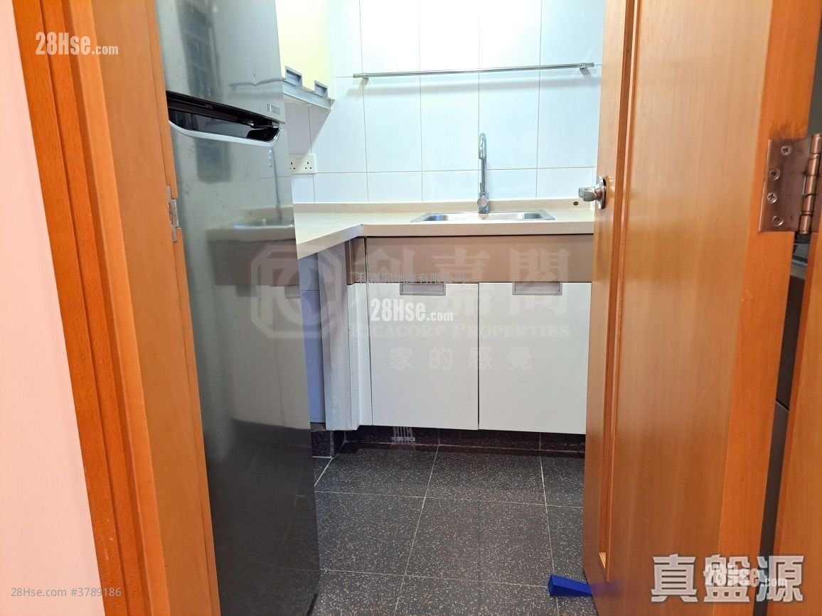 Yoho Town Sell 2 Bedrooms 393 ft²