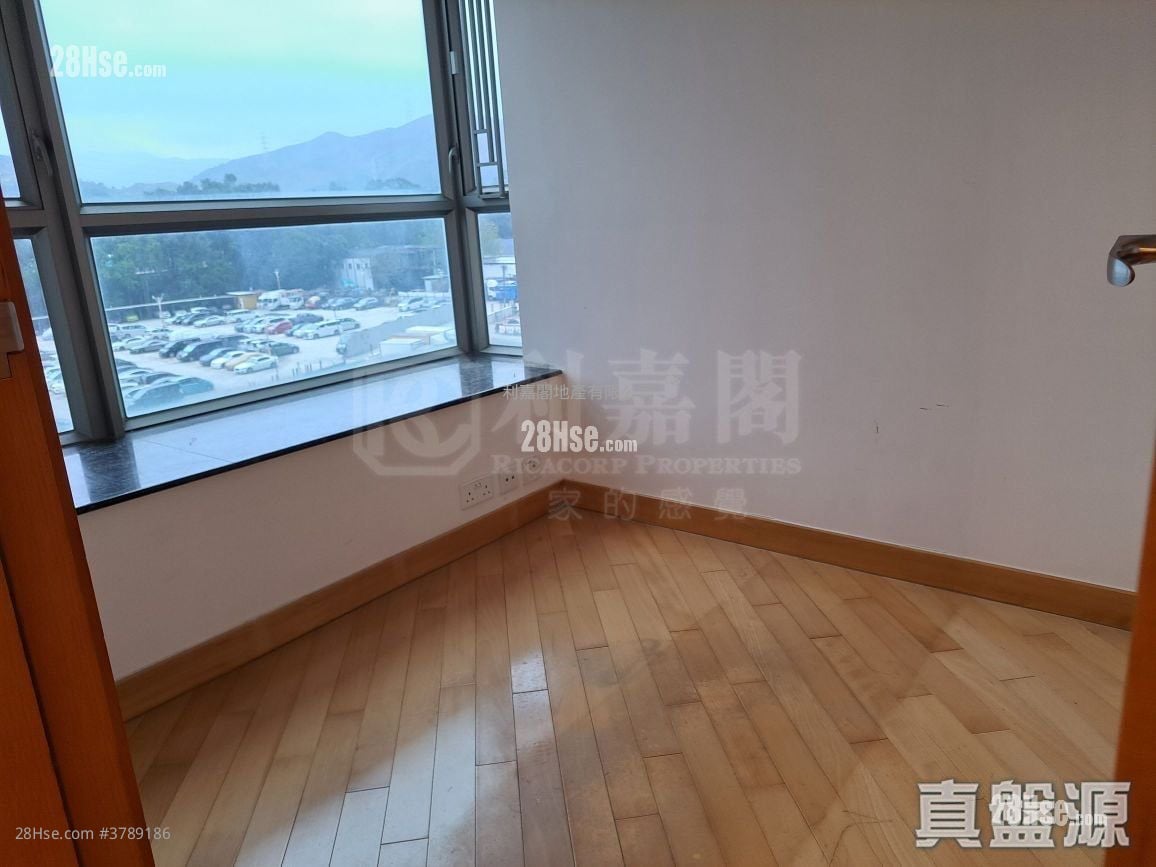 Yoho Town Sell 2 Bedrooms 393 ft²