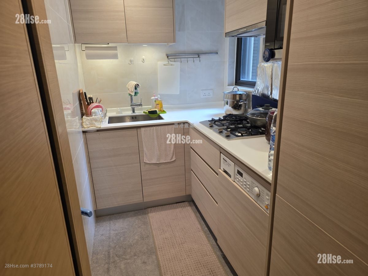 Mantin Heights Rental 2 Bedrooms , 1 Bathroom 609 ft²