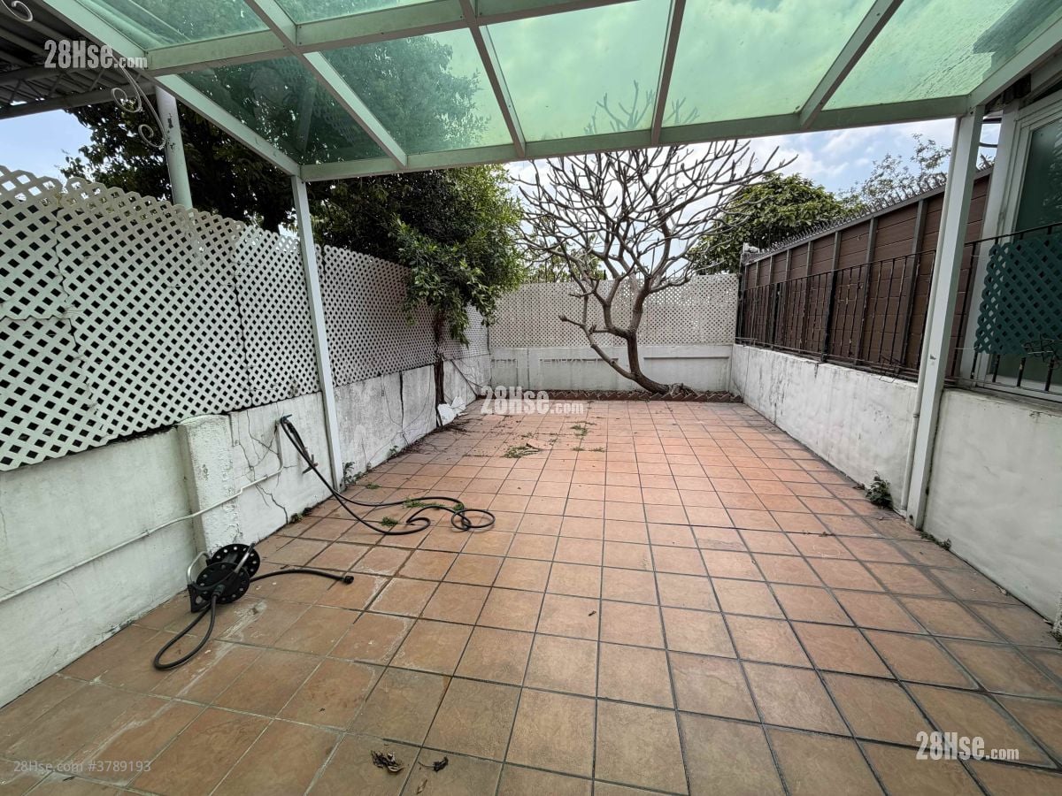 Fairview Park Rental 2 Bathrooms 915 ft²