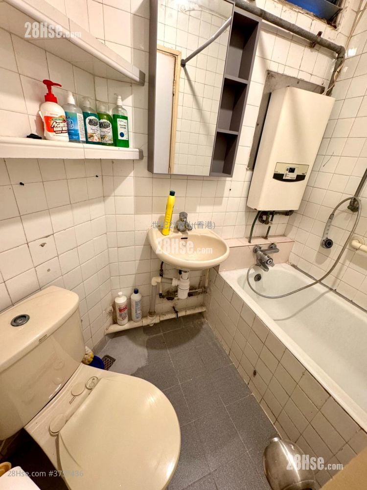 凤德邨 售盘 2 房 , 1 浴室 443 平方尺